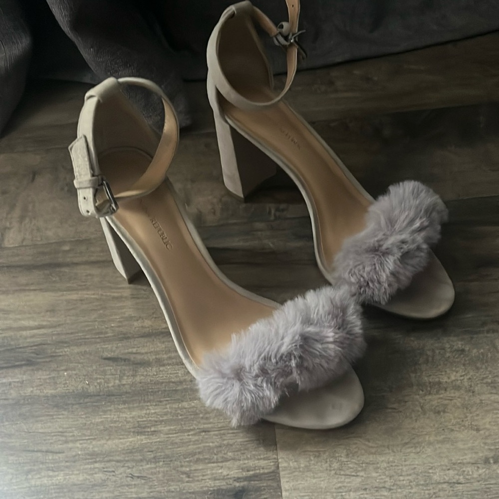 Banana Republic Heels -Size 8